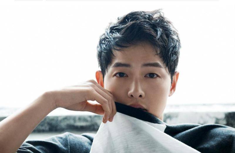 可能就是老天爷的玩笑,以至于宋仲基《波哥大》搁浅了,剧组也在八月份