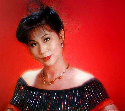 所以,就算后来谢嘉亮的父亲将儿子扫地出门,并且把他
