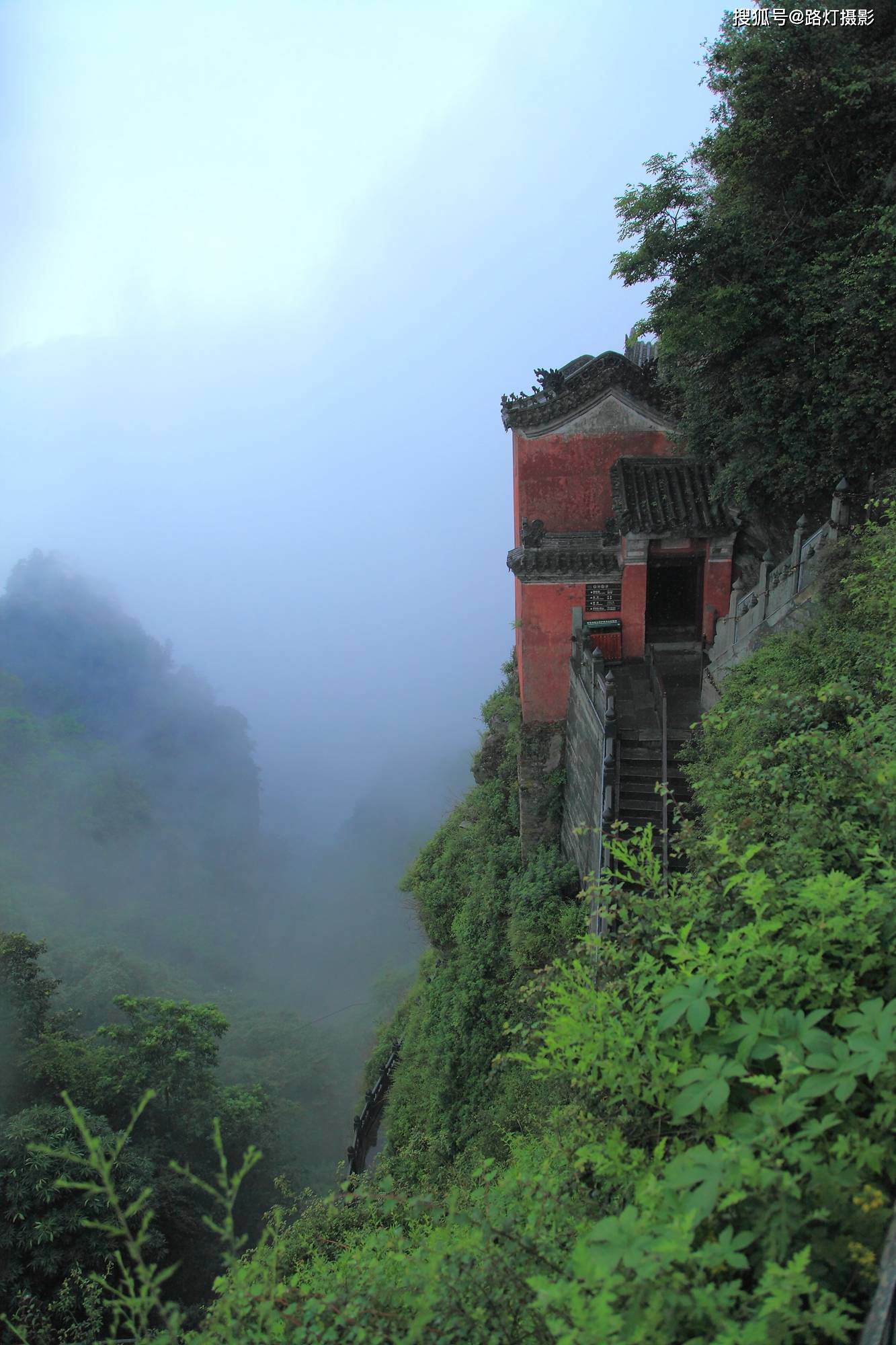 武当的山_武当山山势_武当山在哪里哪个省/