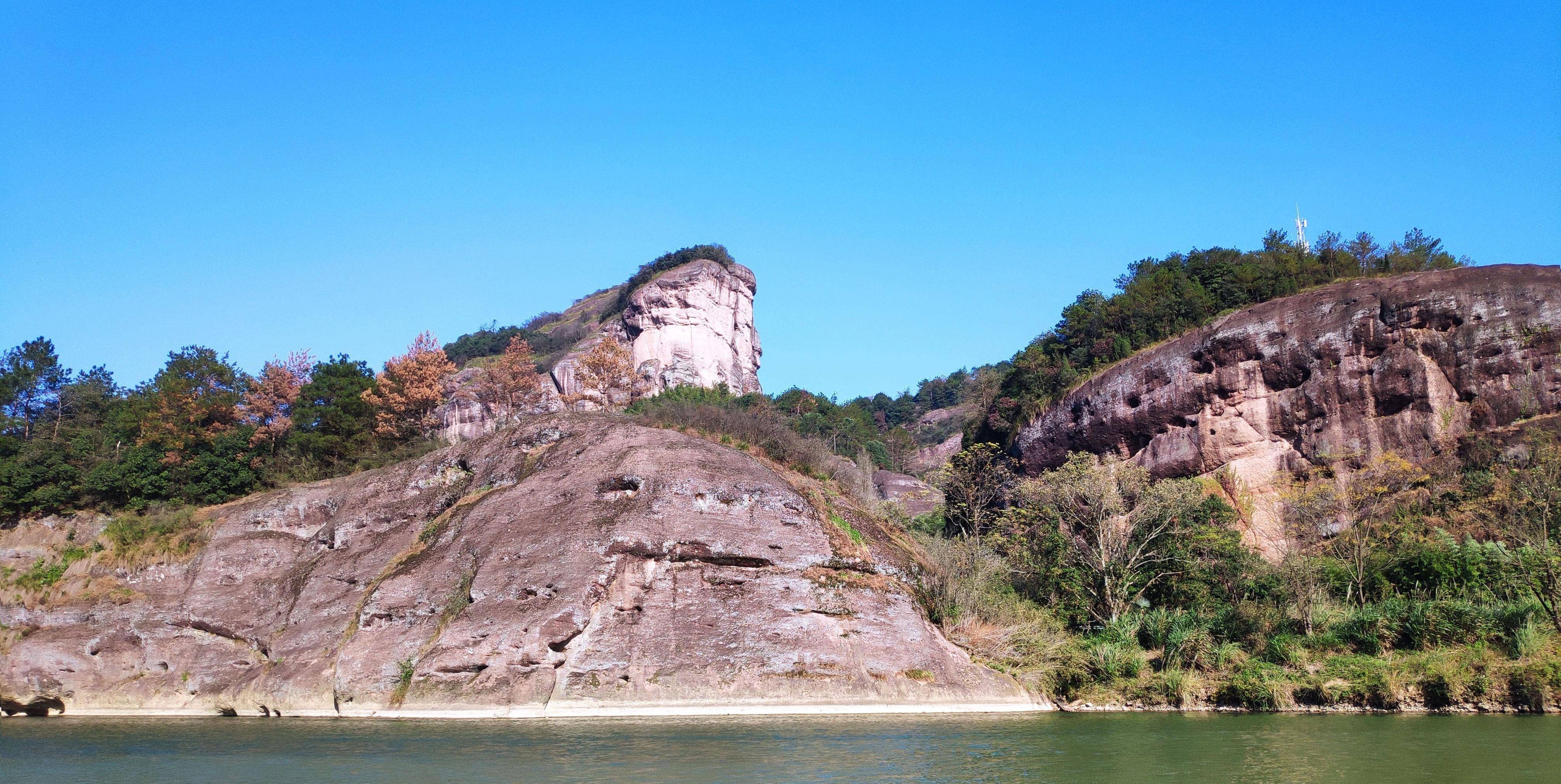 走进鹰潭龙虎山,泛舟泸溪河观赏丹霞地貌风景