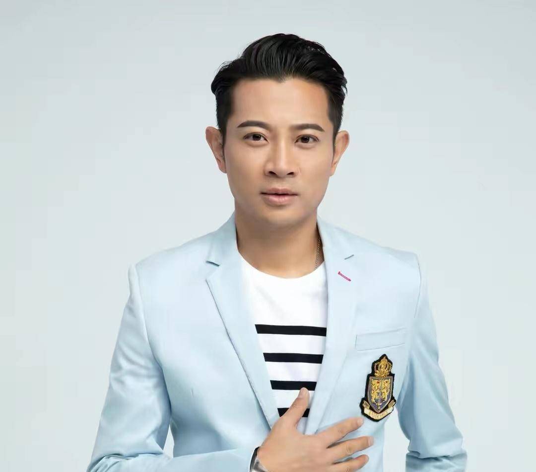 歌手罗中旭离开上海至天津!