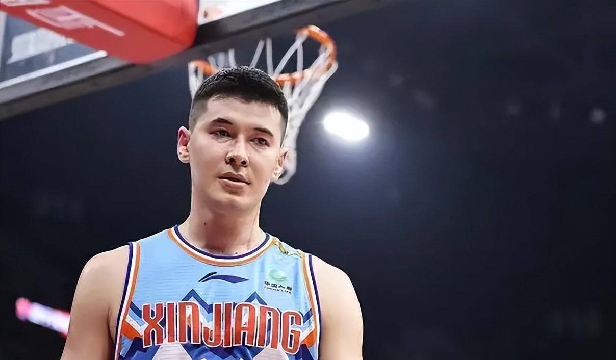 新疆队主力锋线球员阿不都沙拉木第三则消息关于新疆队的大外援法尔