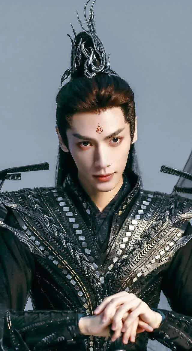 古装剧男明星身穿铠甲造型大盘点,个个霸气果敢,帅气非凡