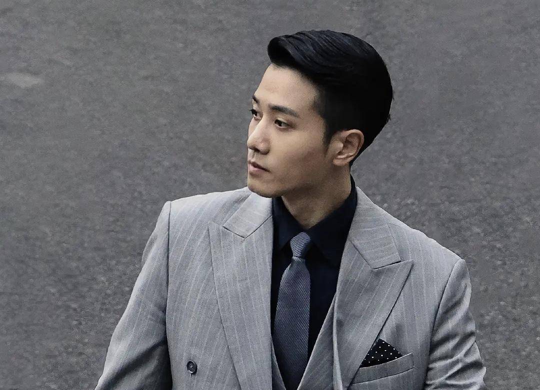 彭冠英和陈小纭疑似恋爱,路人偶遇两人约会,同款照片也被扒_聚餐_热播