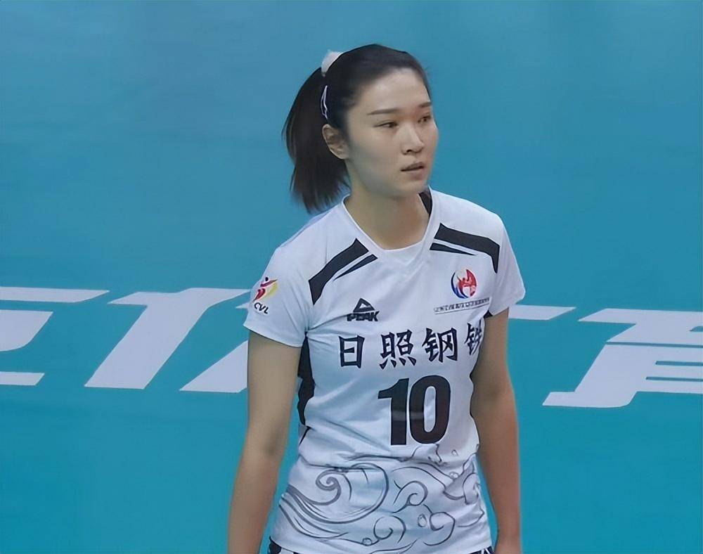 73米的王梦洁,在我们普通人看来,身材高挑,可是在