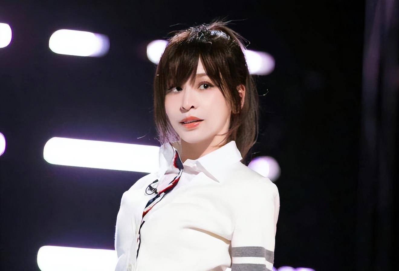 一向低调的王心凌,何德何能成为《浪姐3》的顶流?_热度_节目_姐姐