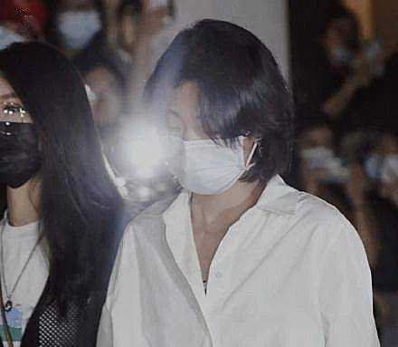 的起因,就是艺人与经纪公司之间的利益冲突,而yamy事件只是导火索而已