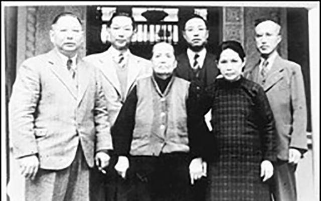 17岁嫁孙中山,丈夫却爱上比儿子还小的情敌,她主动