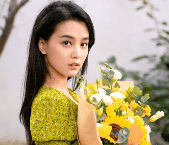 最后就是张楚萱了,她是一位新人演员,虽然对于演技目前还不太清楚