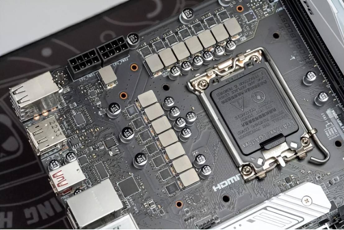 微星b760m迫击炮主板评测,通吃12代13代酷睿处理器,装机更实惠_接口