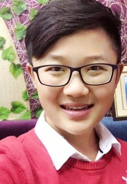 5岁凭"东儿"爆红,因患病停止长高,今23岁长成男版"贾玲"_贾云哲_父母