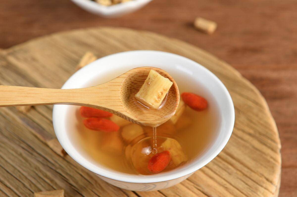 主方:六君子汤合旋覆代赭汤加减.