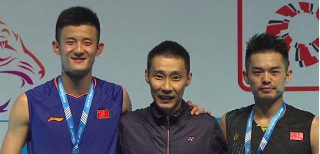 谌龙,给他们颁奖的则是36岁的李宗伟,如此三位合计年龄高达101岁的"