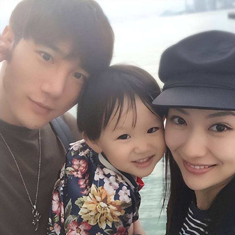 演员白冰:闪婚小三岁男模,分手后独自带娃,如今36岁仍单身_丁一_婚礼
