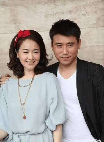 "李乃文:19年不温不火,与颜丙燕意难平,48岁至今未婚_工作_母亲_父母