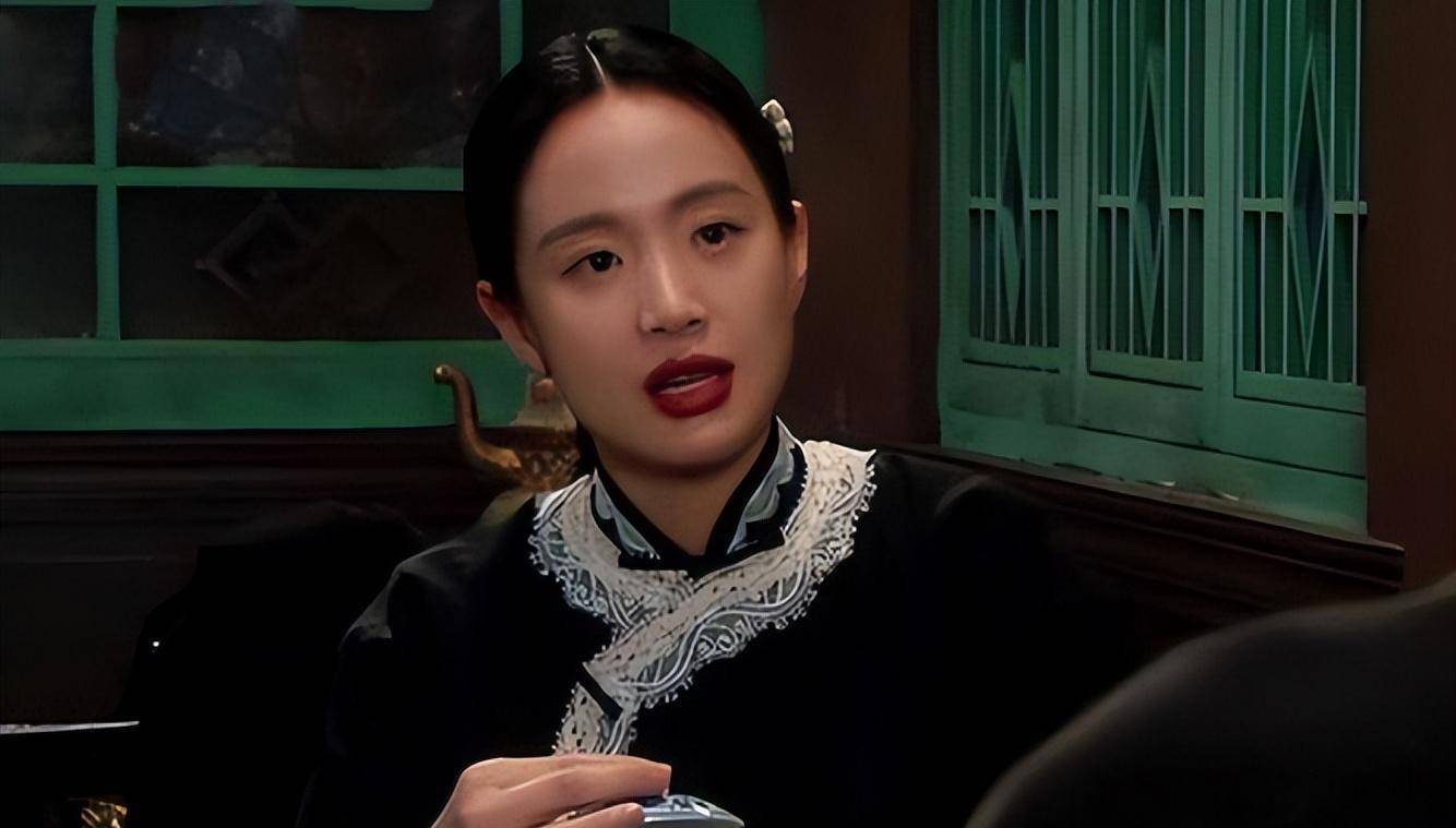 当初在拍摄电影《老腔》的时候李梦就已经经常的出现各种不敬业,失联