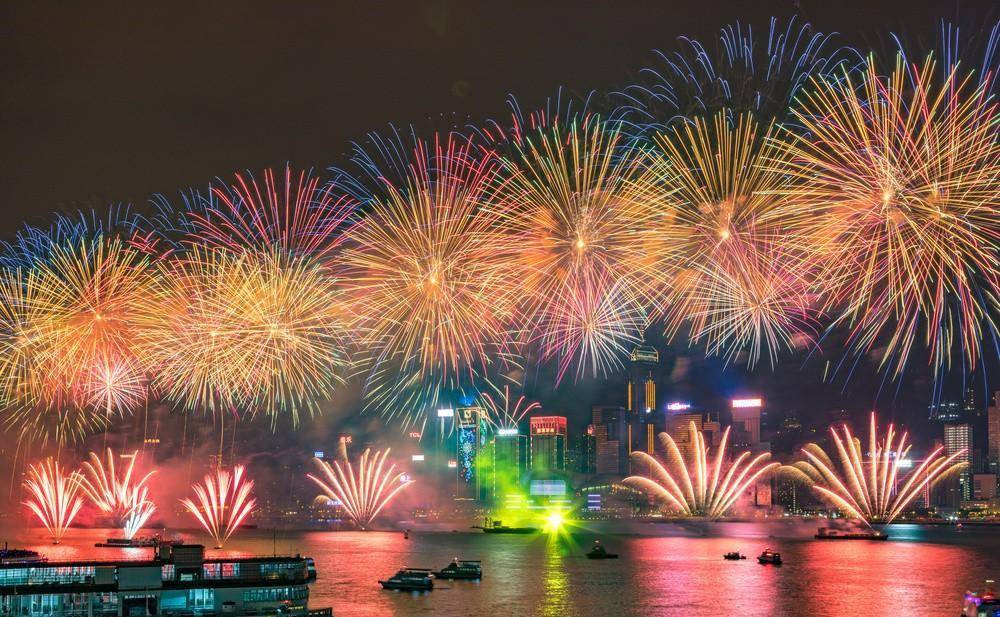 烟花爆竹的解禁,正好有利于重塑我们春节的仪式感.