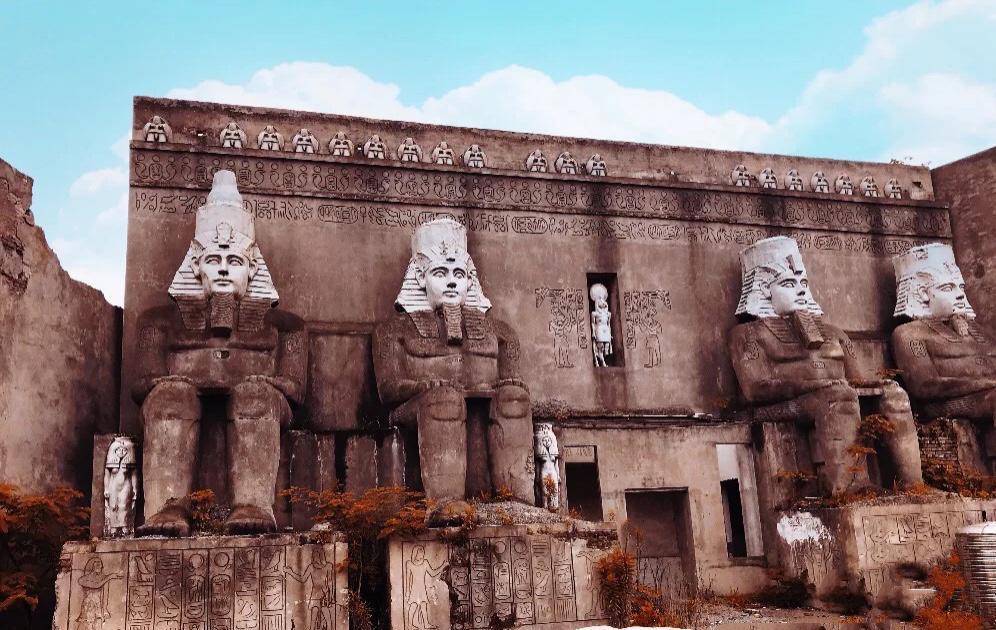 上海又一"废弃"景点走红,已经开始被拆,依旧吸引不少游客_环球乐园