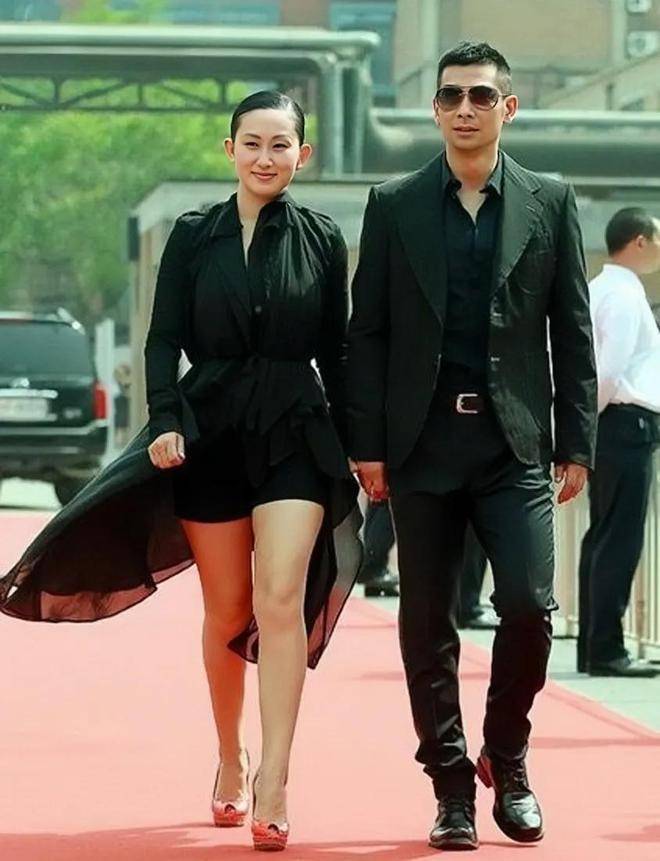 婷婷vs牛小玲:谁才是《东北一家人》的当家花旦_小伟_美人_剧中