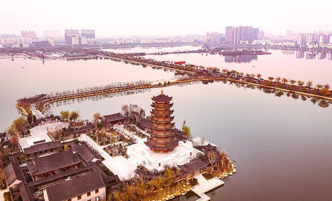 航拍中原水城,万亩湖面披彩,凤凰楼,锦襄书院彰显千年古城风韵_睢县