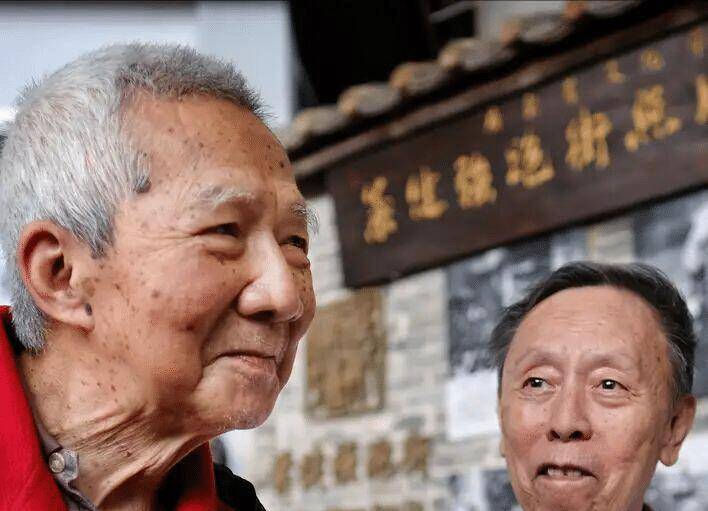 87岁的黄俊英接连痛失好友,他直言虎年太难了,只想