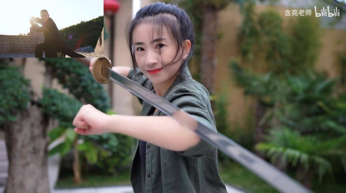 短短4分钟,她使用了26种冷兵器,包括剑,长枪,峨眉刺,双钩,春秋剑