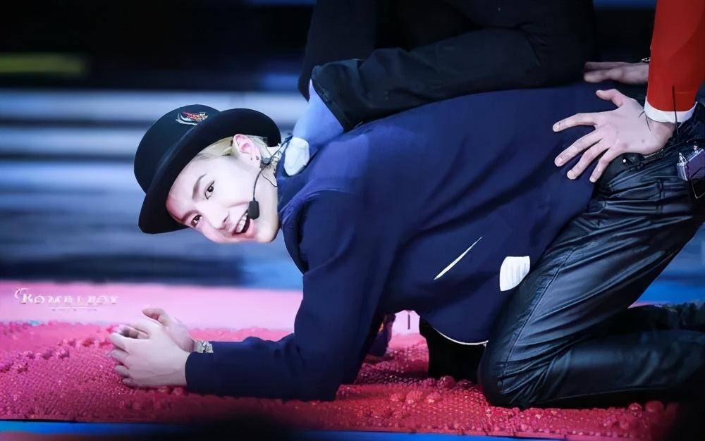 乔欣吻戏后给胡一天擦嘴?林更新被女粉骚扰_王一博_乐华_因为