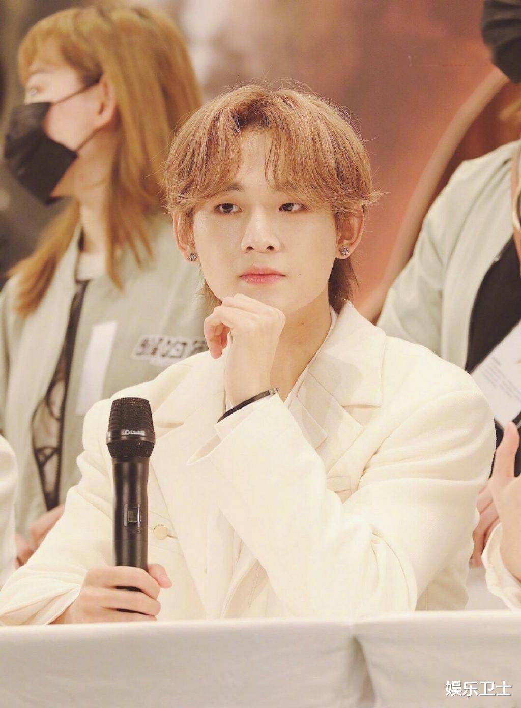 翟潇闻后援会发文怒斥,团站疑脱粉回踩出图没法看_周震_任豪_何洛洛