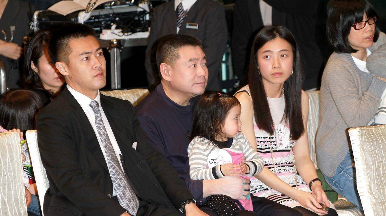 看刘銮雄现状,彰显李泽楷高明,两人之间高下立现_大刘_女人_女友