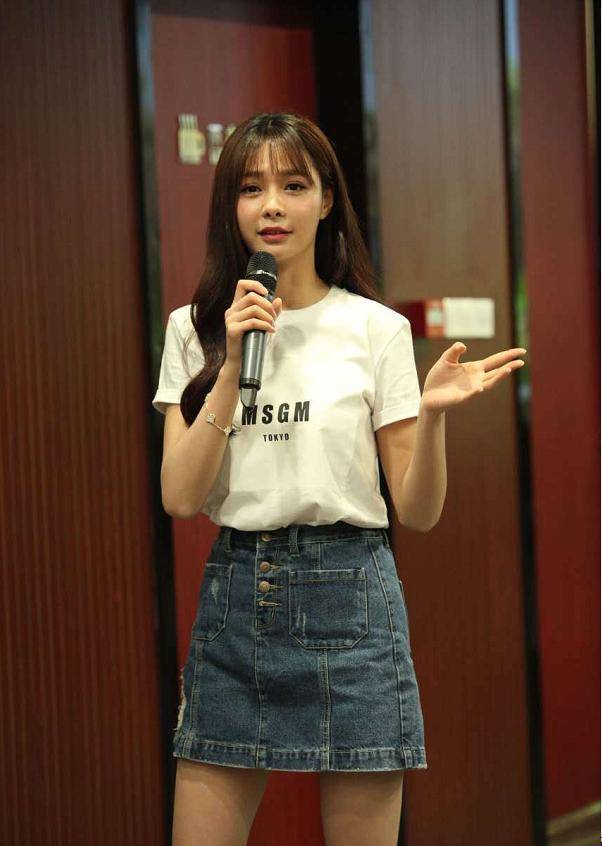 湖南卫视知名女主持刘烨辞职消息被曝光后,引起了广泛热议-洞见科技网