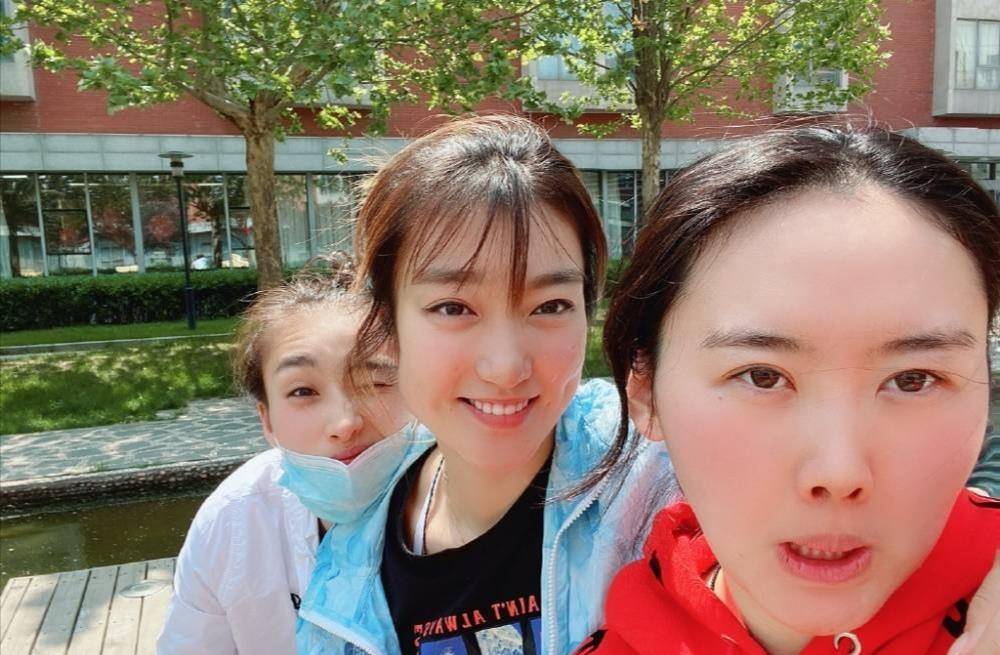 李梦成中国女篮签约nick第1人,那么他的代言费有多少?