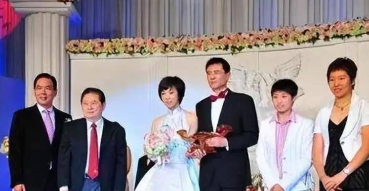 富商徐威宠了袁立12年,为何后来转身迎娶世界冠军张怡宁?