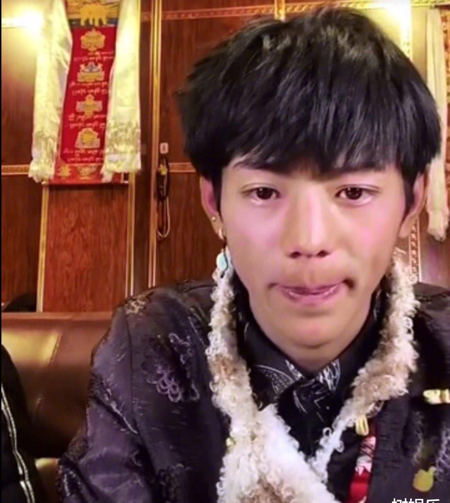 "康巴汉子"丁真真的签约了,月薪只有3000,却签下了很多年_摄影_网友