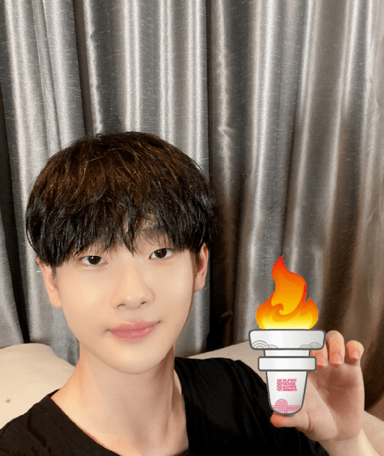 钱还没还,周震南父亲再上热搜,这次更过分,粉丝喊话周震南自首吧!