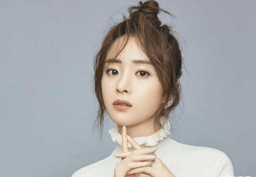 怜惜之情会瞬间涌上心头,就是这种在感情上处理的嫉妒,细腻的胡冰卿也