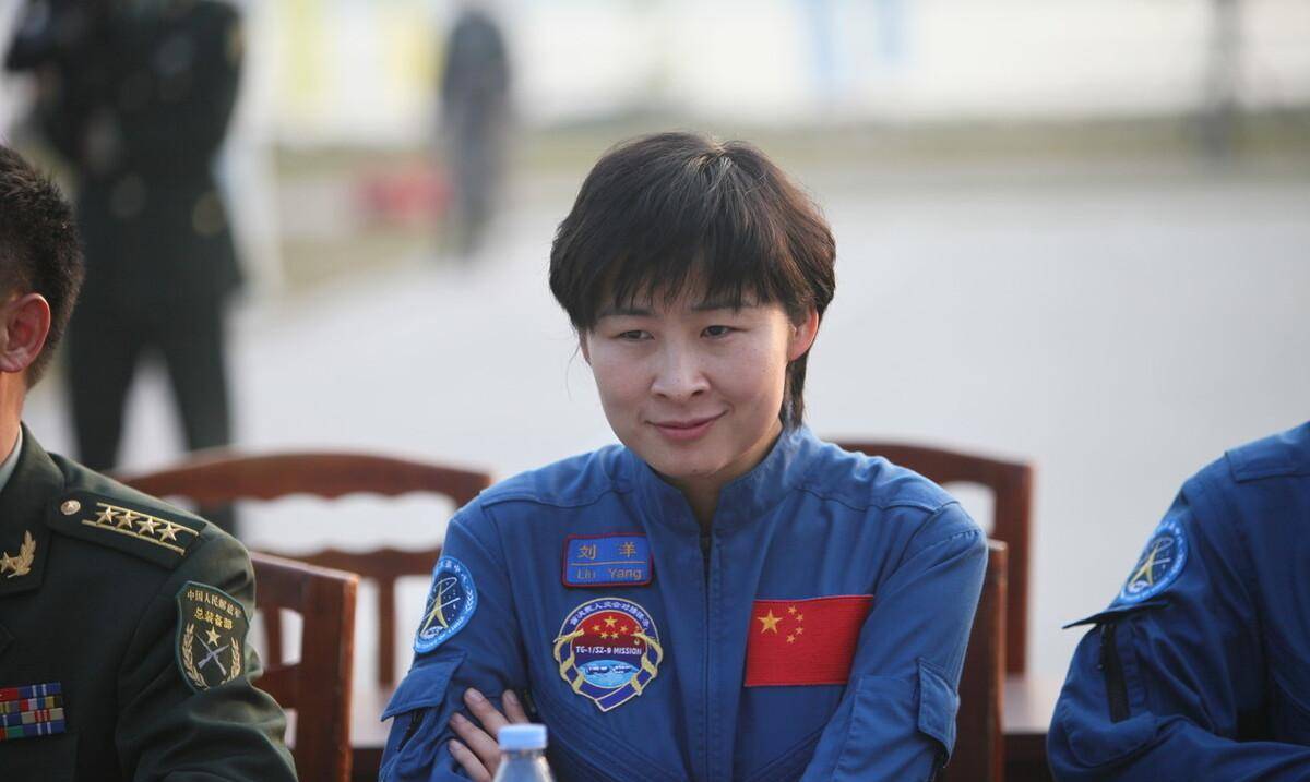 中国首位女宇航员刘洋,为何没生育就上太空?_搜狐网