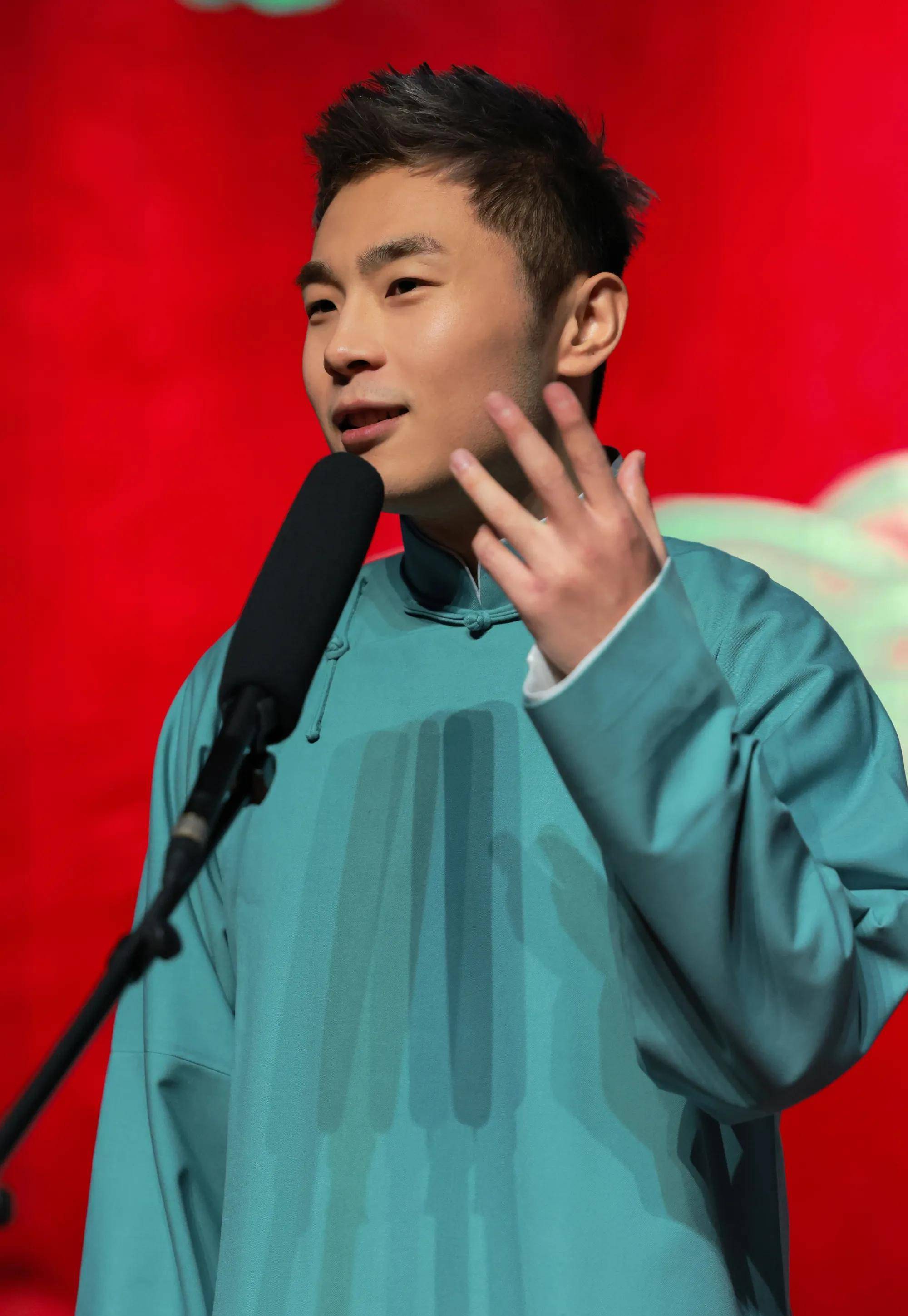 德云社张九南正式复出,舞台上当众念"遗书",发誓从此与人为善