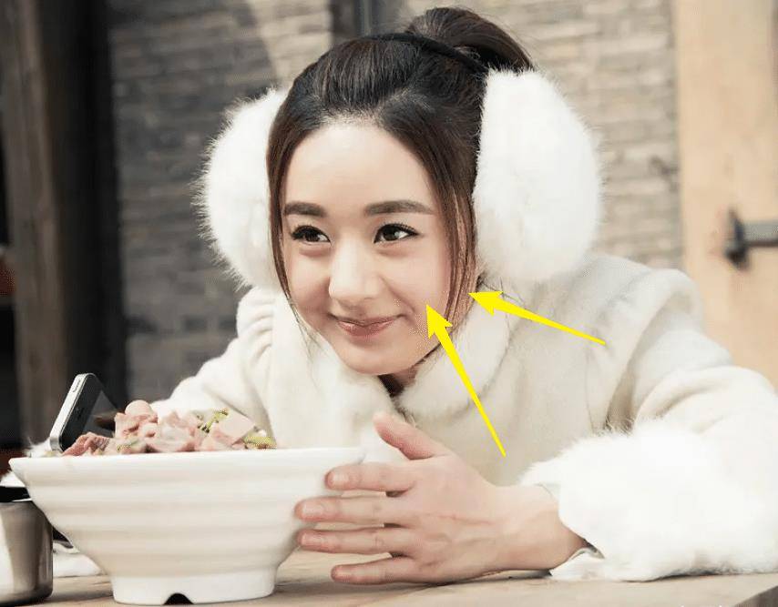 33岁赵丽颖久违亮相出镜,近况状态令人看愣,生图连粉丝都嫌"老"_直播