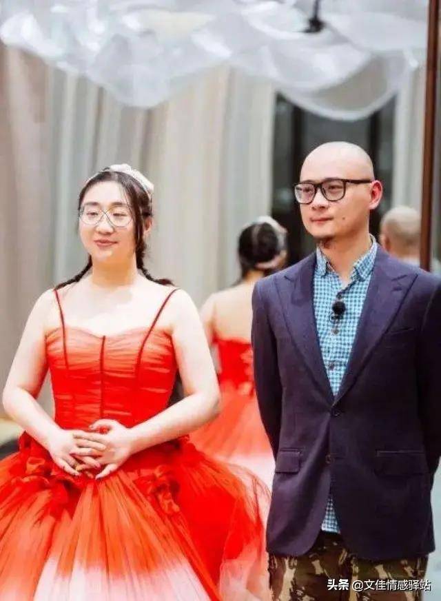 不仅是薇娅和海峰的爱情值得称赞,那么老刘和傅首尔的爱情也是值得
