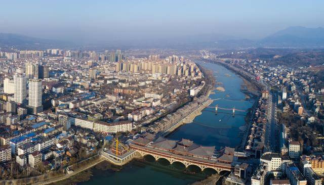 陕西有个"不起眼"的县城,却化身成养老城市,风景优美物产丰饶_西乡县