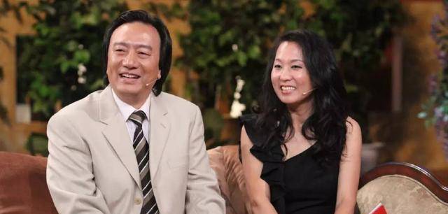 2008年,王军霞遇到了第二任丈夫美籍华人黄天文.