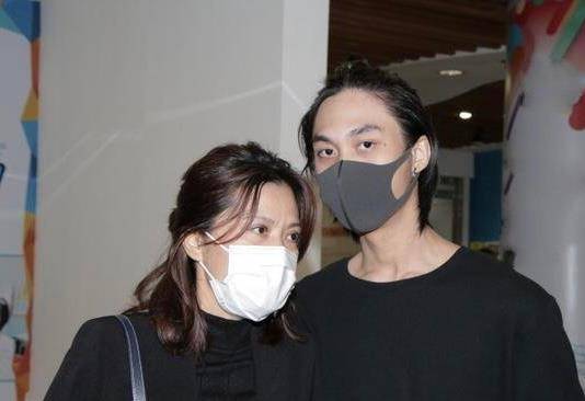 达叔儿子透露父亲遗愿,弟弟吴利达爆料:达叔和星爷关系一直很好