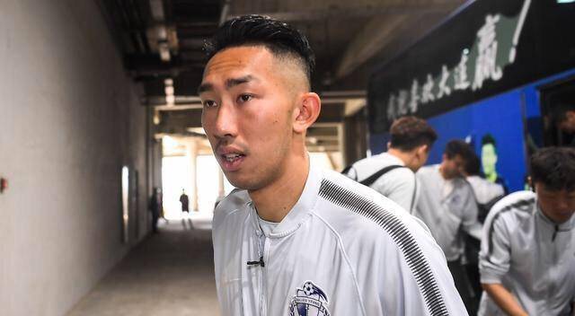 一方边路飞翼成亮点,26岁遇伯乐_孙国文_比赛_大连