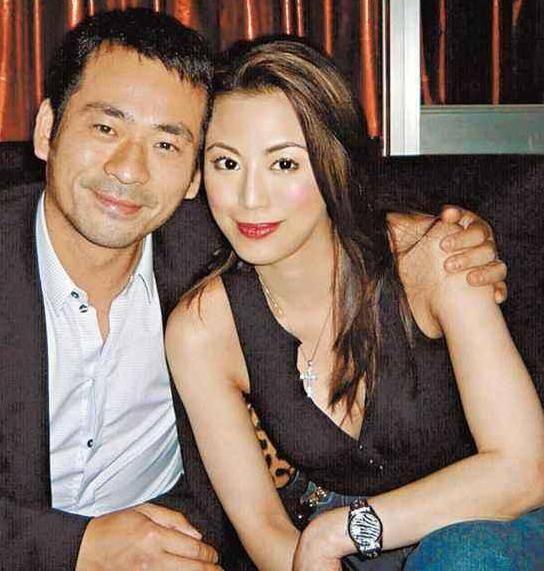 周焯华,派对之上享受女星人体盛宴,妻子不吵不闹还发文争宠_刘碧丽_华