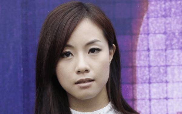 个人发展很不错的邓丽欣,曾经有过一段十年感情,如今又有了新欢