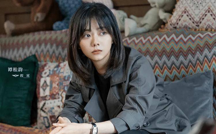 谭松韵"出息"了!