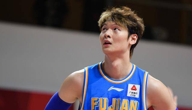 广厦男篮来讲,钱德勒的加盟让他们终于有了一个值得信赖的顶级外援,再