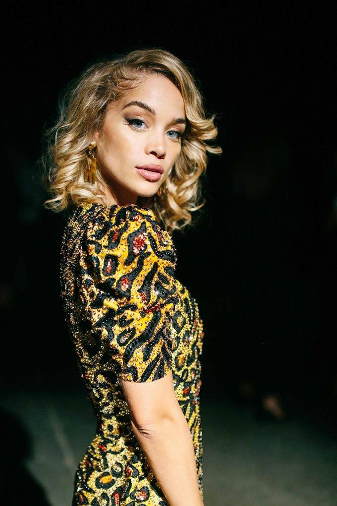 超模贾斯敏·桑德斯(jasmine sanders)的时尚泳装系列_南卡罗来纳州