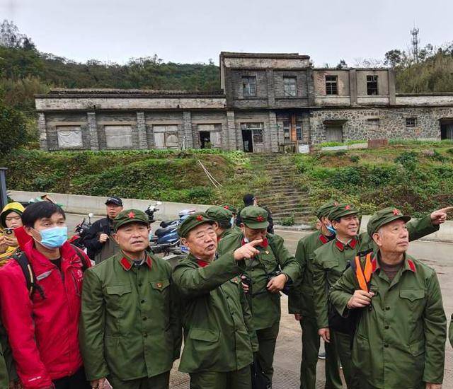 "52年后,16位"垦荒卫士"重返大陈岛_老兵_生活_营房