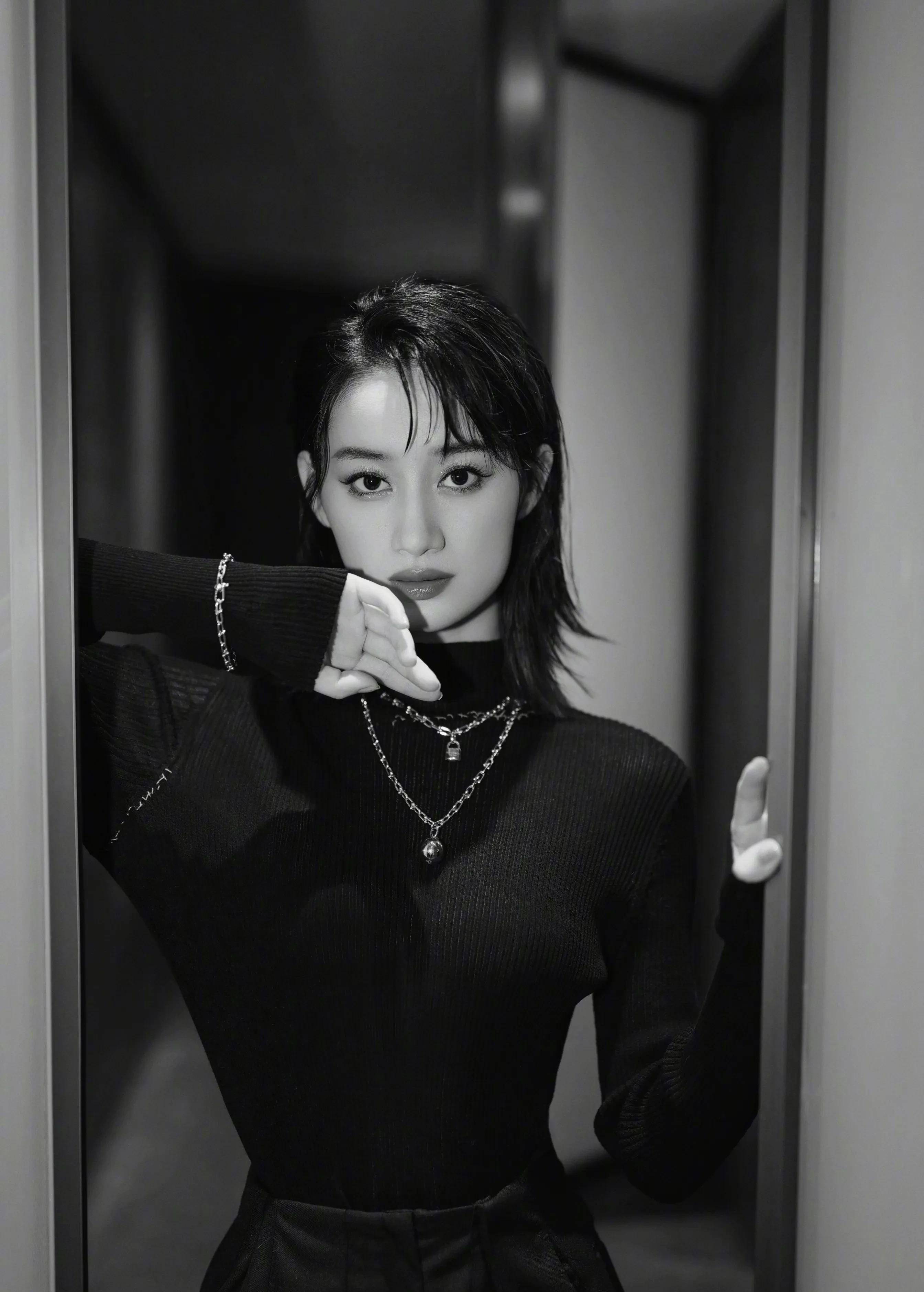 气质优雅女神郭晓婷写真欣赏_猫爸_角色_上海